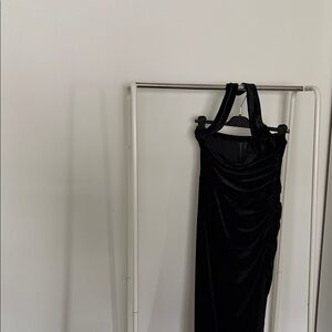 Norma Kamali Elegant Black Velvet Dress